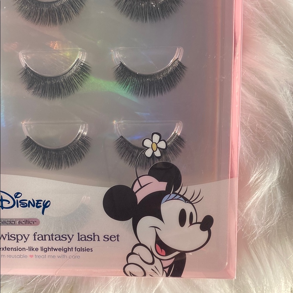 New in box Disney Wispy Fantasy Lash Set by The Crème Shop - Picture 4 of 6